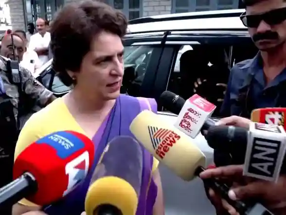 India News | EC Colluding to Destroy Electoral Process: Priyanka Gandhi Endorses Rahul Gandhi's Fresh Vote Fraud Charge