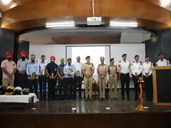 India News | Chandigarh Traffic Police Launches Safe Drive Campaign Under 'Seva Pakhwada-2025'