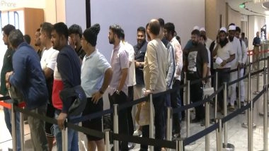 Tech News | IPhone 17 Series Sale Draws Long Queues Outside Apple Stores in Bengaluru