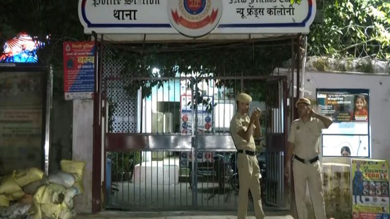 India News | Delhi Court to Hear Businessman Samir Modi's Bail Plea on Monday; Counsel Questions LOC Issued Within 5 Days of FIR