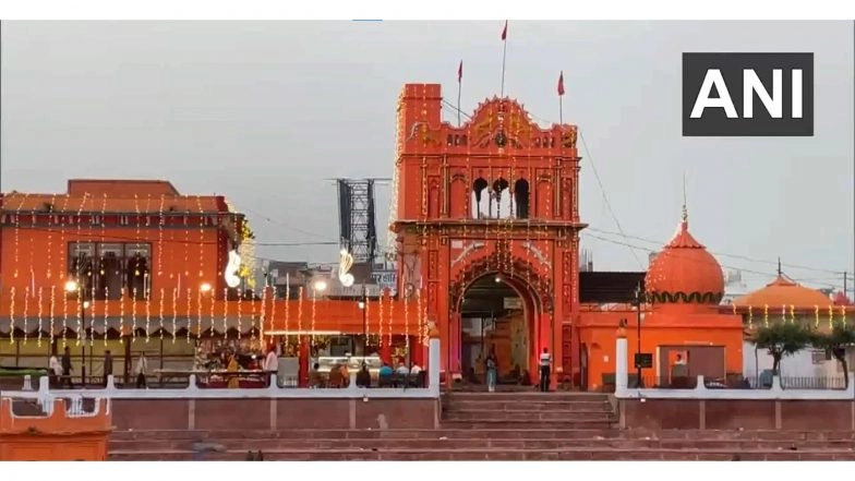 India News | Shardiya Navratri: Devotees Offer Prayers at Devkali Temple in Ayodhya