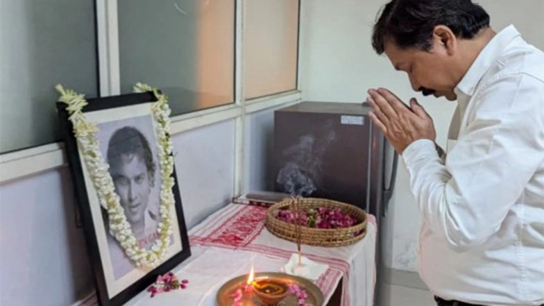 India News | Assam Information Centre Delhi Pays Floral Tribute to Music Icon Zubeen Garg