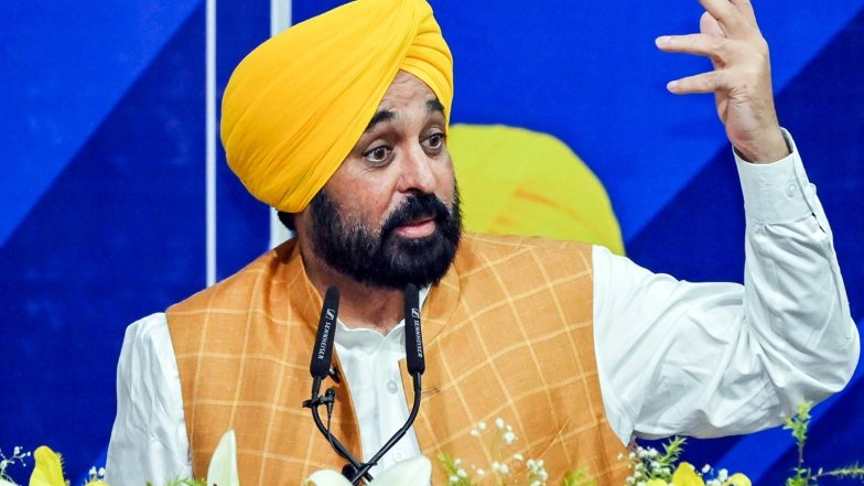 India News | Punjab CM Holds Review Meeting to Assess Law and Order Situation Ahead of Festive Season