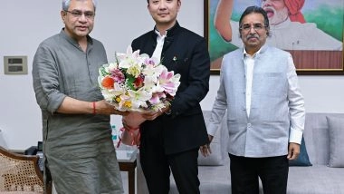 Business News | Nothing CEO Carl Pei Meets Ashwini Vaishnaw, Announces USD 100 Mn Manufacturing JV in India