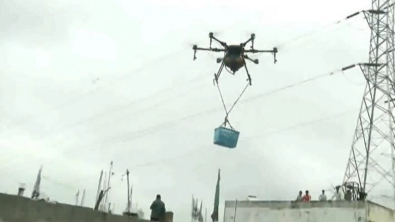 India News | Hyderabad Floods: NDRF, HYDRAA Teams Evacuate Residents as Musi River Overflows