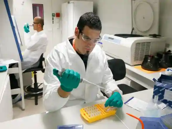Business News | LG Chem Develops Key Liquid Material for Advanced Chip Packaging