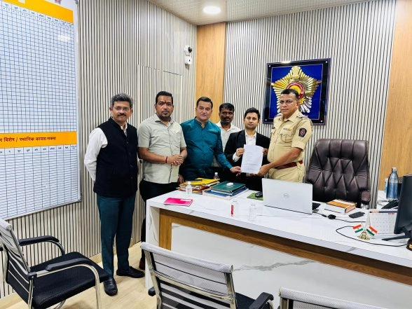 LatestLY - Politics - News Image