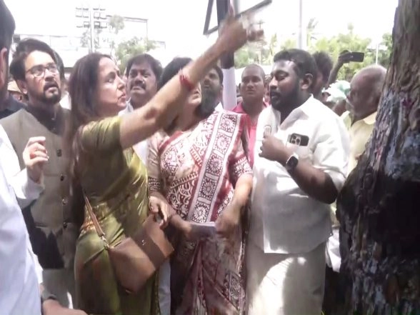 LatestLY - Politics - News Image