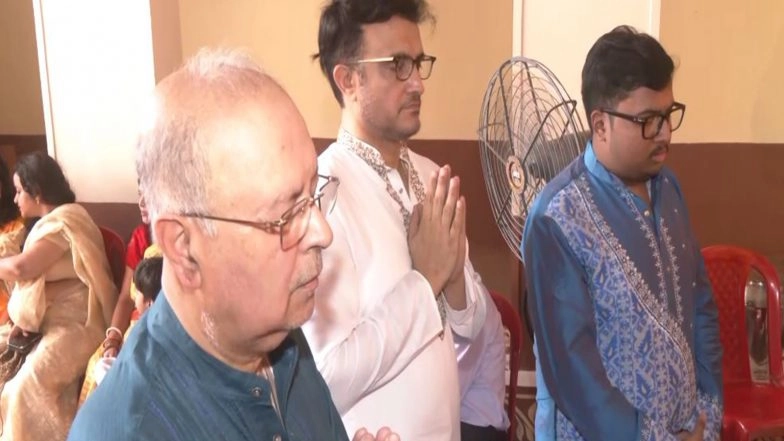 Entertainment News | Durga Puja 2025: Former Captain Sourav Ganguly Offers Prayer at Kolkata Pandal on Maha Ashtami