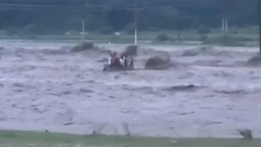 Dehradun Cloudburst: Tractor Overturns in Flooded Tons River, Labourers Swept Away; Harrowing Incident Caught on Video
