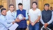 Devendra Fadnavis Confirms Lionel Messi's Visit to Maharashtra on December 14, Chief Minister Receives Signed Football From Argentine Legend (See Pic)