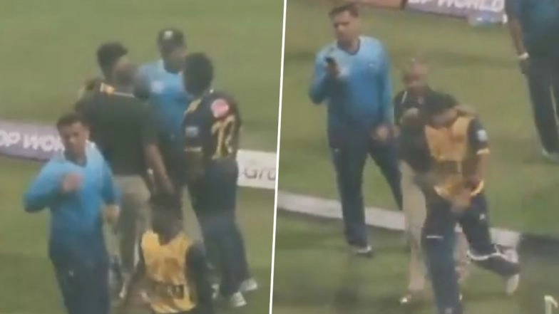 Viral Video Shows Dunith Wellalage Being Informed of His Father's Death After SL vs AFG Asia Cup 2025 Match, Sanath Jayasuriya Consoles Youngster