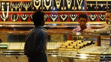 Gold Price Today, November 9: Gold Holds Steady After Friday Dip; Check Prices of Yellow Metal in Mumbai, Delhi, Chennai, Kolkata and Other Metro Cities