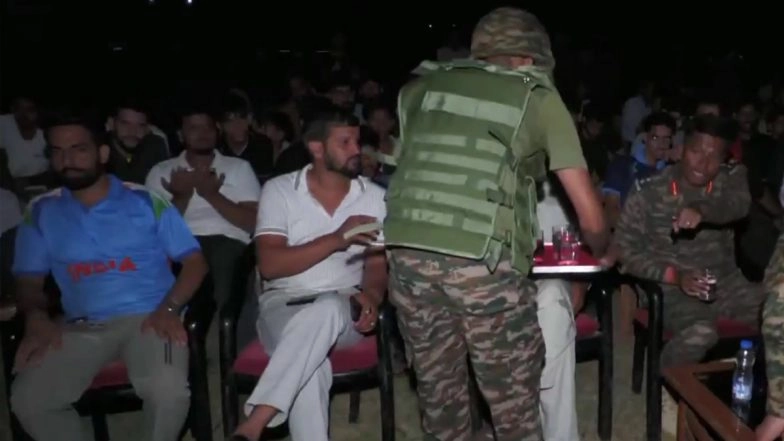 Indian Army's Balnoi Battalion Watches IND vs PAK Asia Cup 2025 Final With Border Area Residents at Balnoi Ground Near LOC (Watch Video)