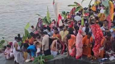 Durga Puja 2025: Traditional Kola Bou Snan Performed at Ganga in Kolkata on Maha Saptami (Watch Video)