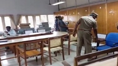 Madras High Court Bomb Threat: Police and Bomb Squad Inspect Court Premises, Surrounding Areas After Madras HC Receives Bomb Threat Email, Investigation Underway (Watch Video)