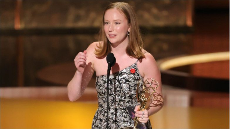 &lsquo;F*ck ICE and Free Palestine&rsquo;: Hannah Einbeinder Goes Viral for Her Speech After Winning Best Supporting Actress &ndash; Comedy for &lsquo;Hacks&rsquo; (Watch Video)