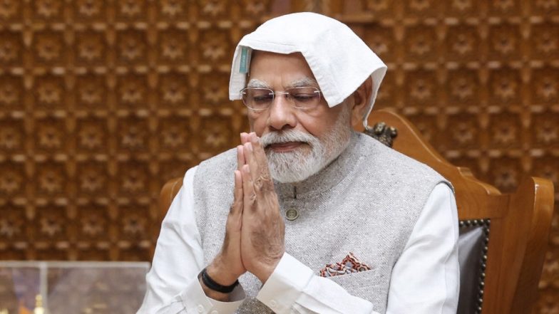 PM Narendra Modi Welcomes Sikh Delegation, Commits to Honouring Sacred Relics of Guru Gobind Singh (See Pics and Video)