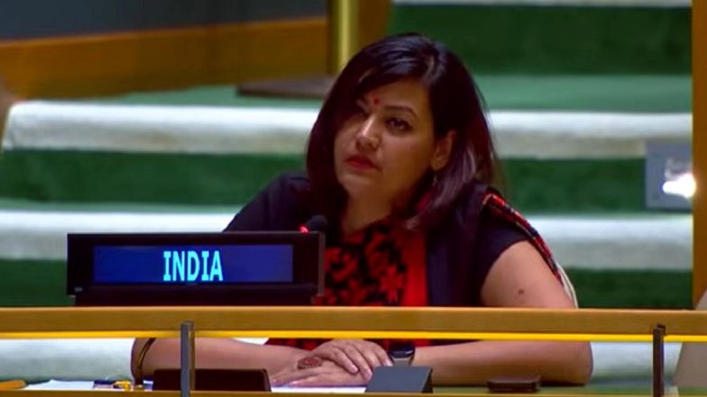 India Lampoons Pakistan PM Shehbaz Sharif&rsquo;s &lsquo;Victory&rsquo; Claims at UNGA; Declares Won&rsquo;t Bow to Nuclear Blackmail (Watch Video)