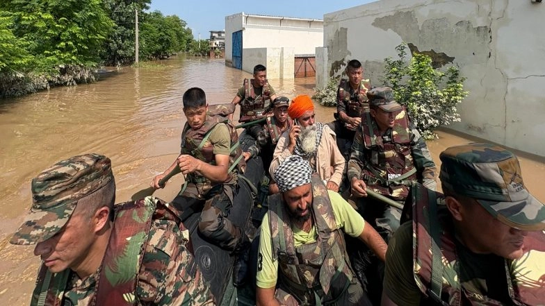 Amritsar: Army Rescues Bedridden Woman Trapped Due to Floods in Punjab 