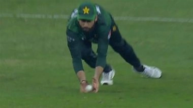 Out Or Not Out? Fans Divided After Salman Ali Agha Scalps Controversial Catch of Suryakumar Yadav During IND vs PAK Asia Cup 2025 Final Match (Watch Video)