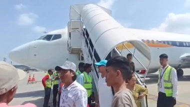 SpiceJet Kathmandu-Bound Flight SG41 Delayed at Delhi Airport After Technical Snag, Over 100 Passengers Deplaned (Watch Video)