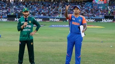 Two Presenters in Toss! Suryakumar Yadav Talks With Ravi Shastri While Salman Ali Agha Converses With Waqar Younis Ahead of IND vs PAK Asia Cup 2025 Final (Watch Video)