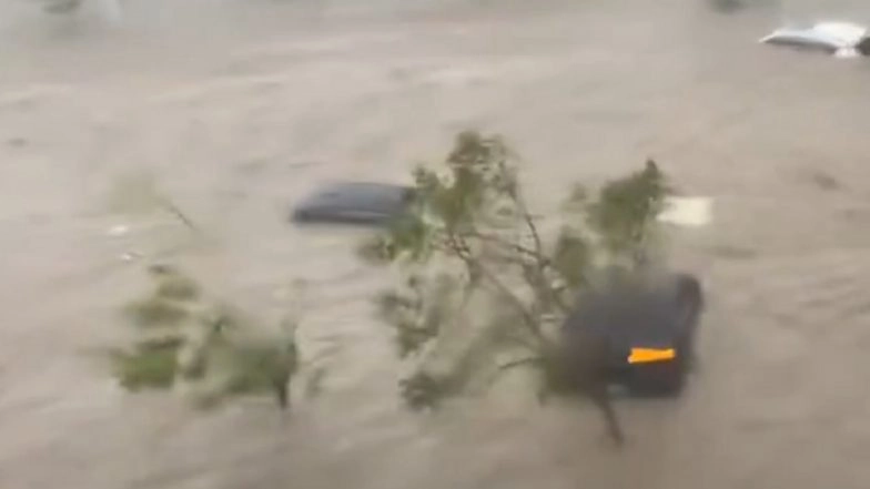 Super Typhoon Ragasa Makes Landfall in China's Guangdong Province, Causes Flooding in Coastal Areas of Zhuhai's Gaolan Island After Battering Hong Kong (Watch Videos)