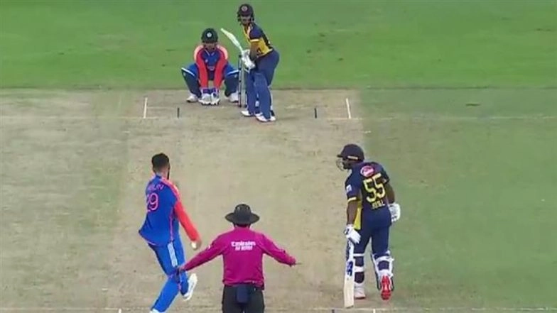 Here’s Why Umpire Signalled Dead Ball As Pathum Nissanka Hits Varun Chakaravarthy for Six During IND vs SL Asia Cup 2025 Super 4 Match (Watch Video)