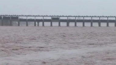 Jammu and Kashmir Flood: Tawi, Chenab, Basantar and Ujh Cross Danger Levels As Heavy Rainfall Continues, Offices and Educational Institutions To Remain Shut (Watch Videos)