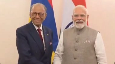 PM Narendra Modi Holds Bilateral Talks With His Mauritius Counterpart Navinchandra Ramgoolam in Varanasi (Watch Videos)