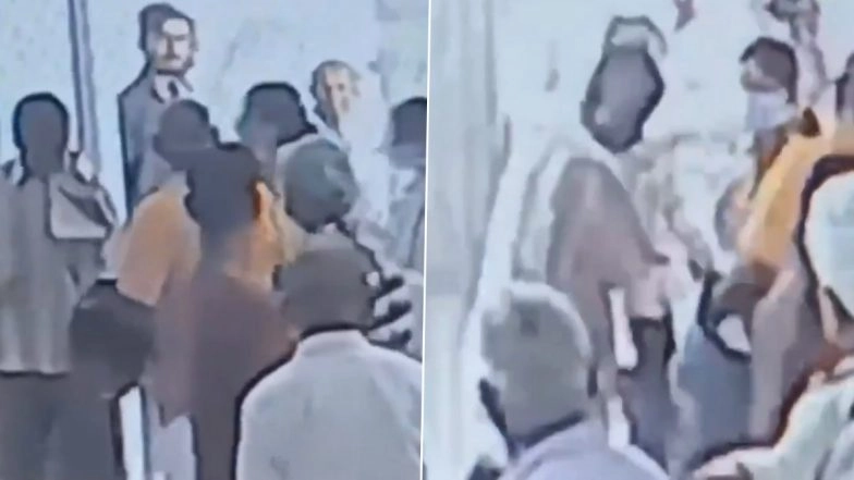 Ajmer Shocker: Doctor Repeatedly Slaps Elderly Man After Minor Shoulder Bump at JLN Hospital in Rajasthan, Police Respond After CCTV Video Goes Viral