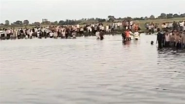 Dussehra Tragedy: 9 Dead As Tractor Carrying Idols of Goddess Durga for Immersion Plunges Into Lake in MP's Khandwa (Watch Video)
