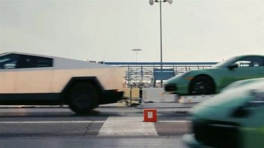 Tesla Cybertruck Outperforms Porsche 911 in Drag Race While Towing Same Model Behind It, Elon Musk Reacts (Watch Video)