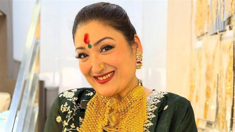 ‘Sona Kitna Sona Ha’: Govinda Gifts Wife Sunita Ahuja Stunning Gold Necklace on Karwa Chauth 2025; Actor’s Wife Flaunts It on Social Media Amid Past Divorce Rumours (View Post)