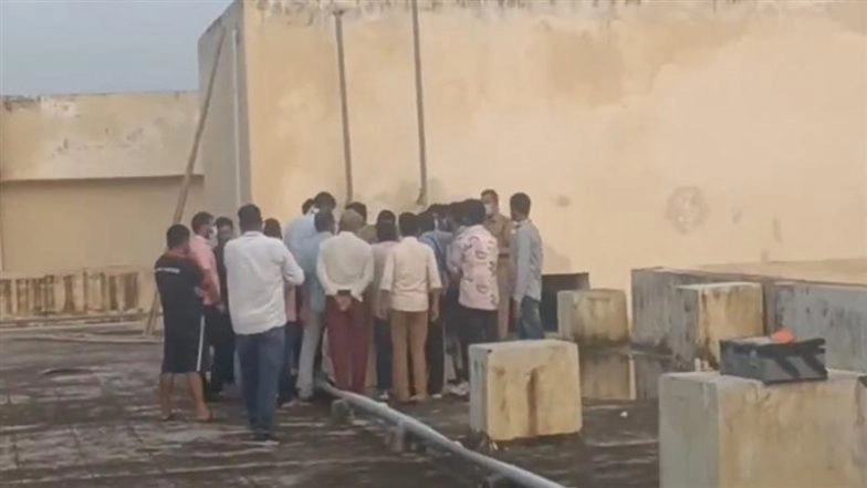 Deoria Medical College Horror: Students Complain of Foul-Smelling Water, Decomposed Body Found in Tank; Principal Removed (Video)