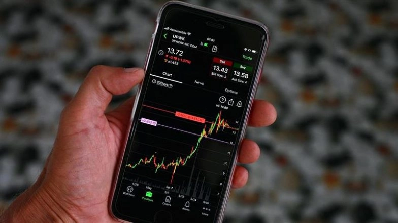 Stocks to Buy or Sell Today, November 10, 2025: Swiggy, Nykaa, Bajaj Auto Infra Among Shares That May Remain in Focus on Monday