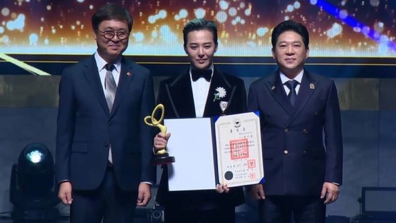 ‘King of K-Pop’ G-Dragon Honoured With Okgwan Order of Cultural Merit, BIGBANG Leader Becomes Youngest Recipient of South Korea’s Highest Cultural Award (Watch Video)