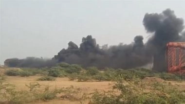 Gujarat Fire: Blaze Erupts at Essar Company Near Khambhalia, Video Shows Thick Cloud of Black Smoke Emerging