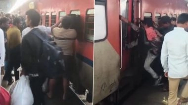 Chhath Puja Rush Triggers Chaos at Jalandhar Railway Station as Thousands Struggle to Board Bihar-Bound Train, Passengers Almost Break Close Train Doors (Video)