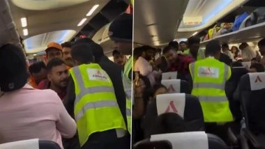 ‘Kya Zabardasti Hai Bhenc**d’: Drunk Passenger Creates Ruckus on Akasa Air Flight QP 1599 From Bengaluru to Delhi, Dragged Off Plane by Crew Following Unruly Behaviour (Video)