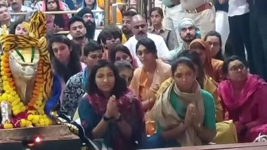 Harmanpreet Kaur, India Cricketers Offer Prayers at Mahakaleshwar Temple Before ICC Women’s World Cup 2025 Clash Against England (Watch Video)