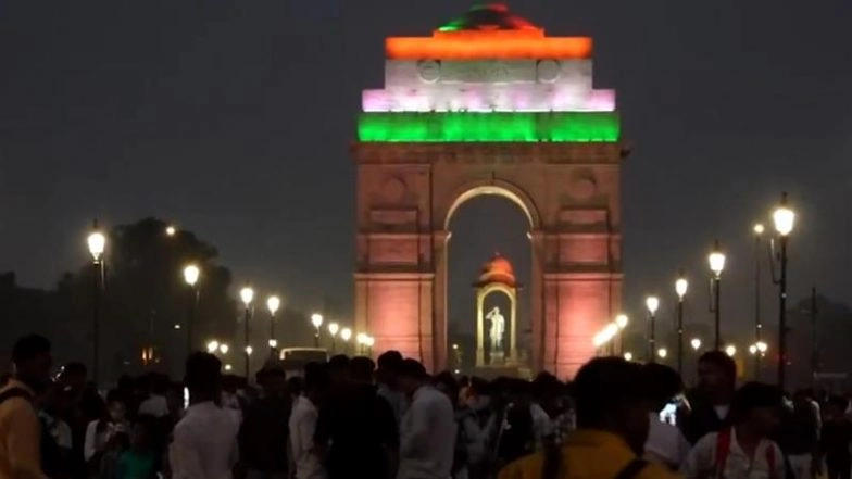 Diwali 2025: India Gate and Rashtrapati Bhavan Illuminate in Colourful Lights on Deepavali (Watch Video)