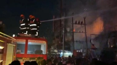 Kannur Fire: Blaze Erupts in KV Complex Shops Near Thaliparamba Bus Stand in Kerala, Firefighters Rush to Scene (Watch Video)