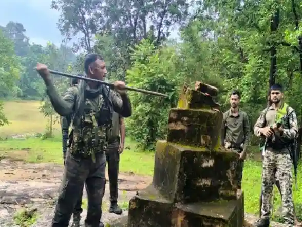 India News | Maharashtra: Security Forces Destroy Naxal Memorials in Forest Area of Mouza Kategaon and Marma