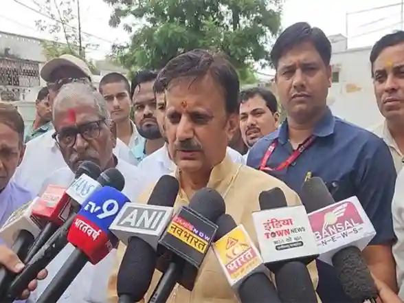 India News | Controversy Erupts over Chhindwara Child Deaths: Minister Rejects Cough Syrup Link, Congress Accuses Govt of Cover-up