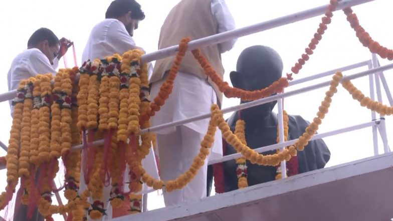India News | Goa Chief Minister Pramod Sawant Pays Tibute to Mahatma Gandhi on 156th Birth Anniversary