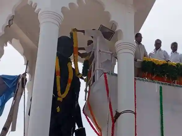 India News | Puducherry Lt Governor, CM Pay Tribute to Mahatma Gandhi on His 156th Birth Anniversary