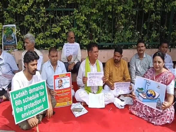 LatestLY - Politics - News Image