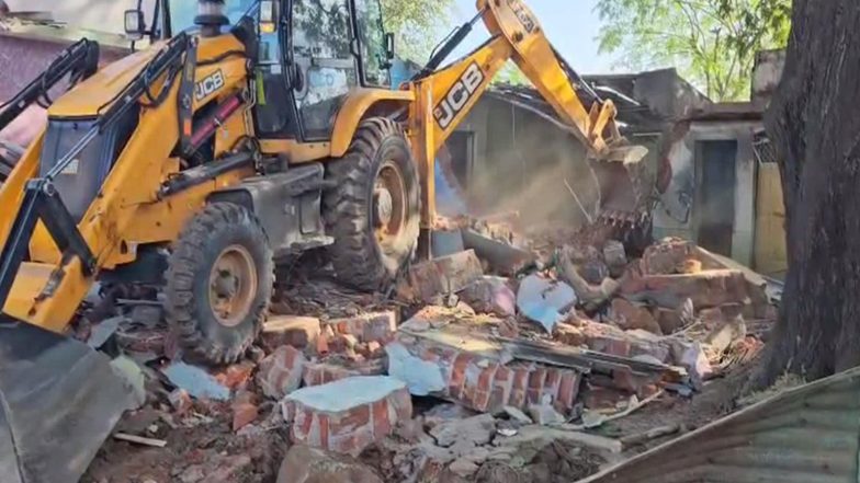 India News | Gujarat Administration Demolishes 33 Illegal Properties Built on Government Land